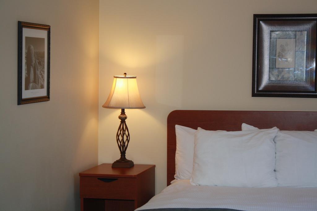 University Of Alberta - Hotel Едмънтън Екстериор снимка